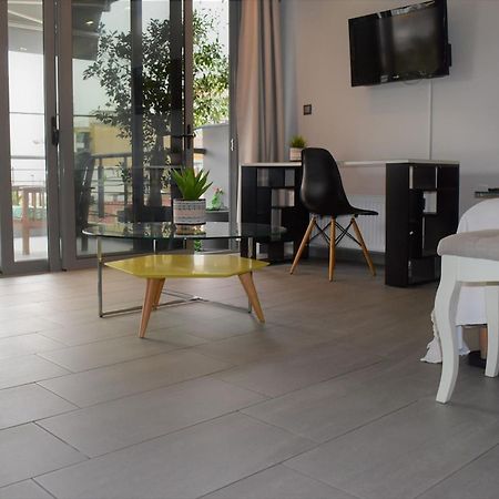 Stylish Boutique Loft With Private Balcony Appartement Athene Buitenkant foto